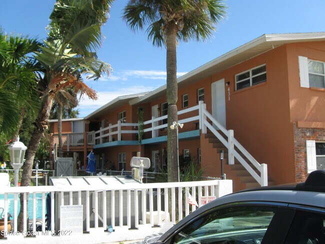 Foto del edificio - 427 Sunrise Dr