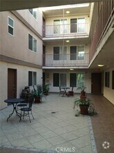 Building Photo - 700 N Hill Pl