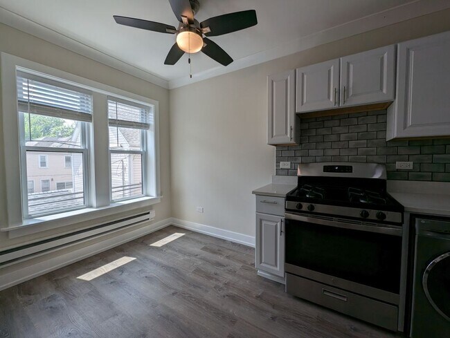 Foto del edificio - 2131 W Giddings St
