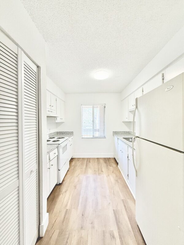 Foto del edificio - 7517 Pitch Pine Cir