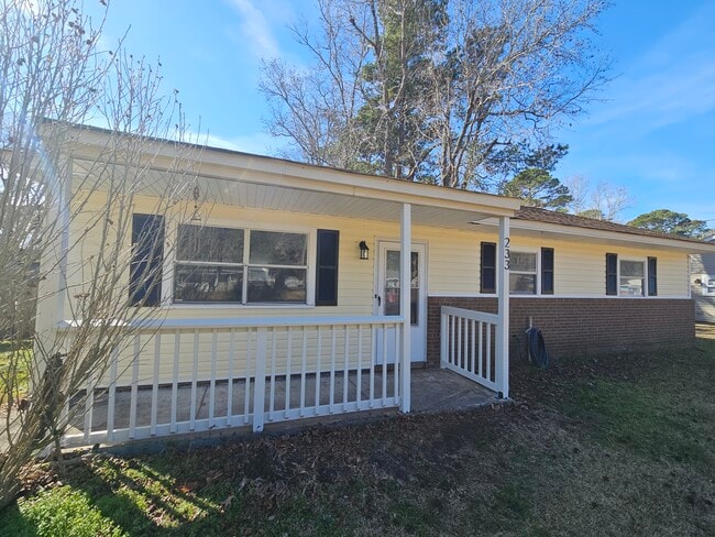 Building Photo - 233 Brighton Rd