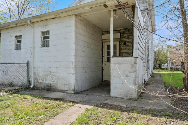 Building Photo - 56 S Horton St