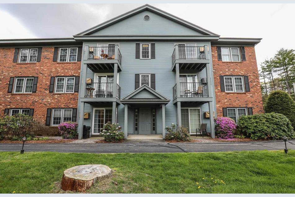 10 Northbrook Dr Unit Oak Brook, Manchester, NH 03102 Condo for Rent