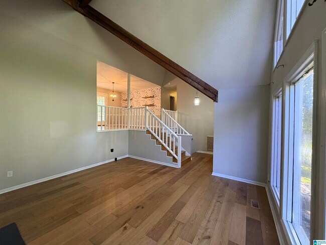 Foto del edificio - 324 Willow Glen Ct