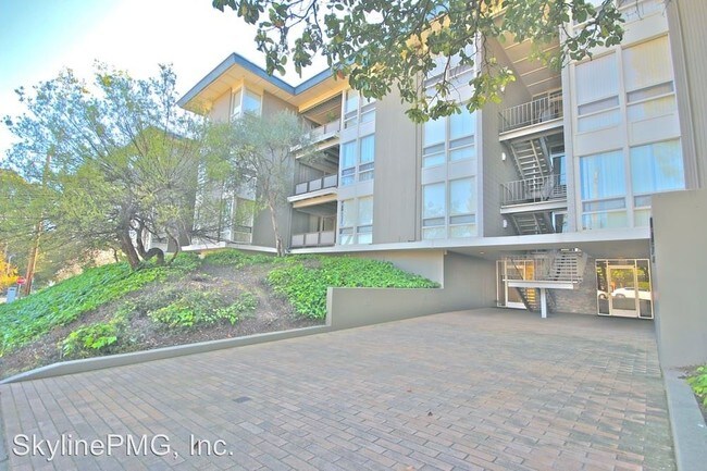 Building Photo - 2101 Carlmont Dr