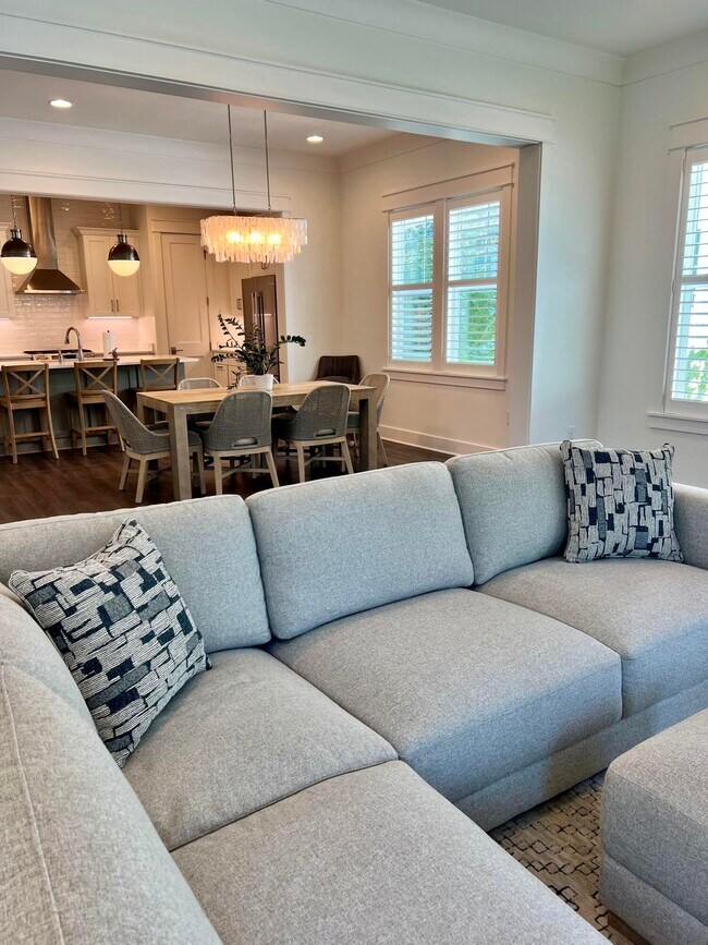 Building Photo - 235 Log Landing St