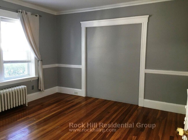 Building Photo - 61 Surrey St