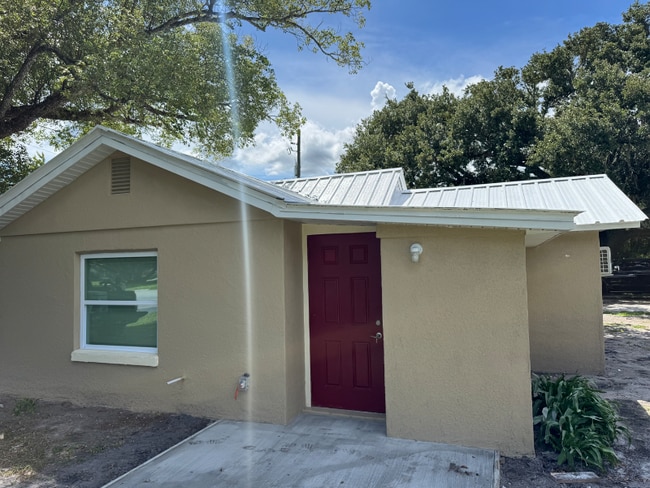 Building Photo - 2690 Sample St