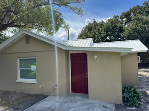 Building Photo - 2690 Sample St