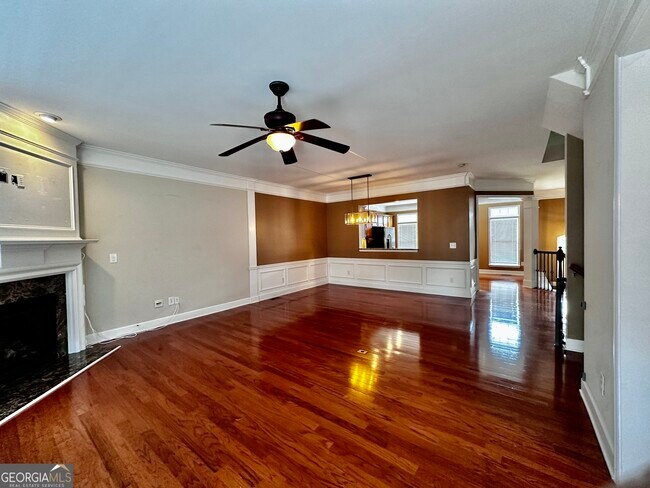 Building Photo - 4727 Cheviot Way SE