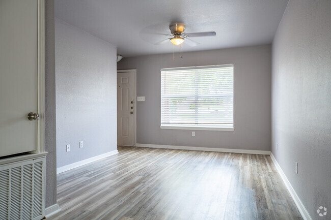 2HAB, 1BA - 998SF - Cedar Circle Apartments