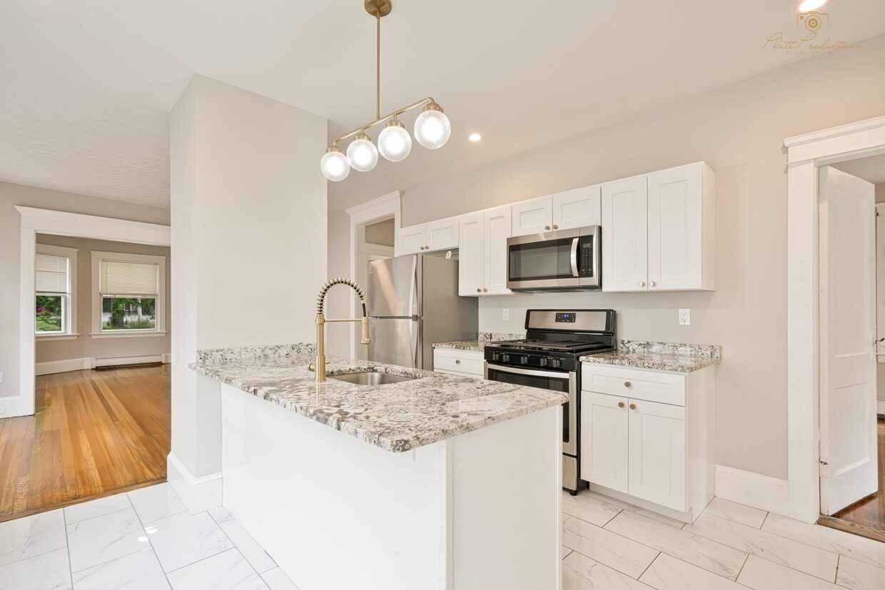 Completely renovated studio with all utils included AVAILABLE 6/1/2026 - Completely renovated studio with all utils included AVAILABLE 6/1/2026