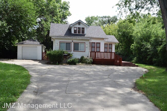 Building Photo - 3 br, 2 bath House - 3259 Second St