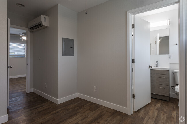 1BR, 1BA - 500 SF - The Deme on Fillmore