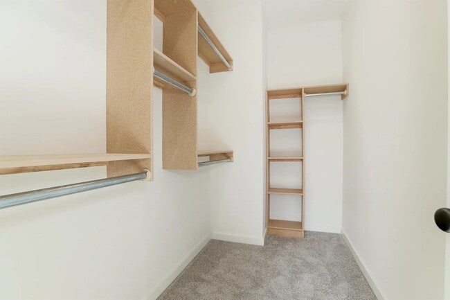 Building Photo - 5314-5316 Pinecrest