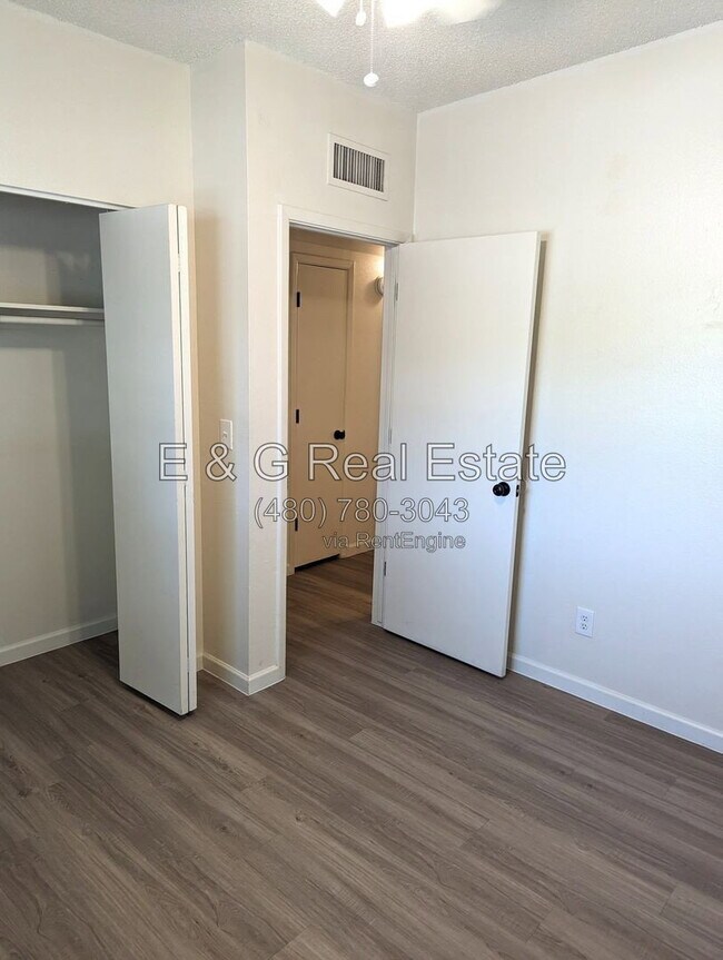 Building Photo - 1343 W 3rd St