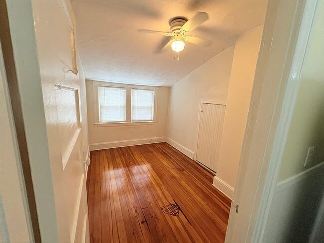 Foto del edificio - 293 Sutton Ave