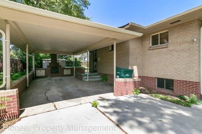 Foto del edificio - 3 br, 2 bath House - 7495 West 9th Avenue