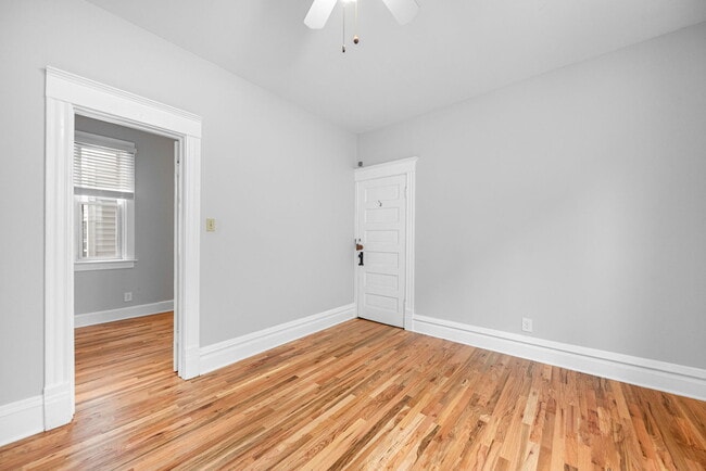 Foto del edificio - 3722 N Bosworth Ave