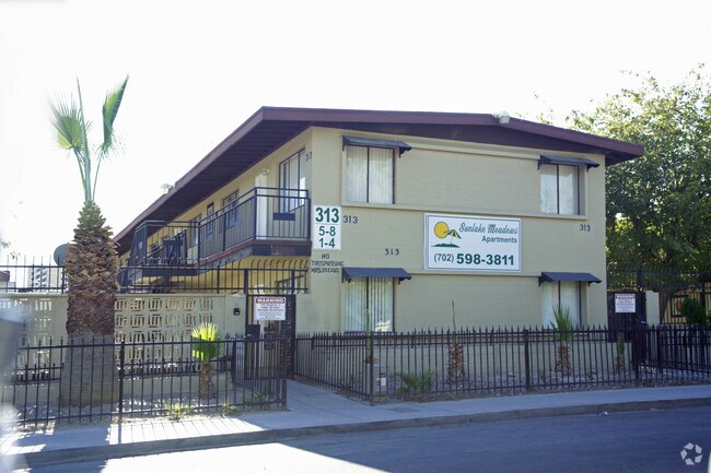 Building Photo - 313 W Cincinnati Ave