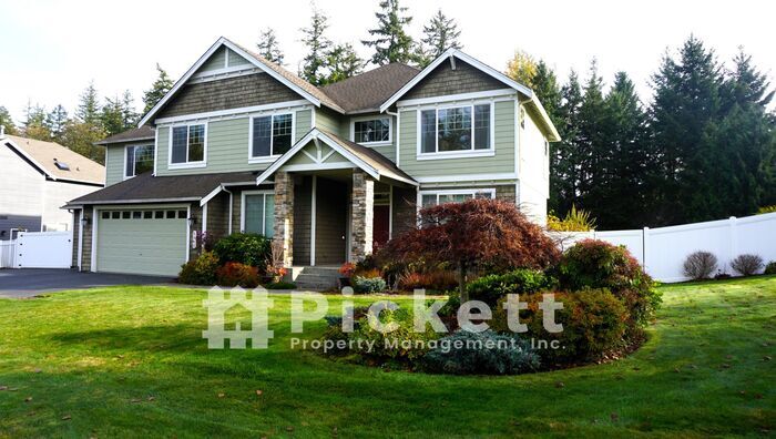 Primary Photo - Spacious 4 Bedroom in Newberry Woods with ...