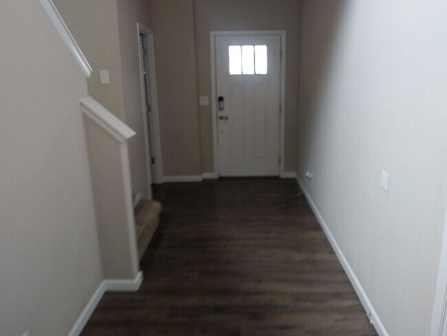 Foto del edificio - 3338 Juno Court Northeast