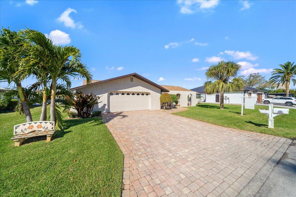 Foto principal - 565 Milford Point Dr