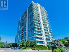 Building Photo - 1055-1055 Southdown Rd