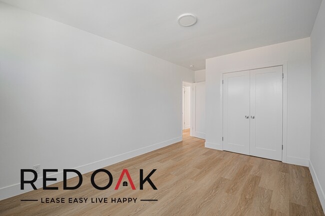 Building Photo - 1000 N Curson Ave