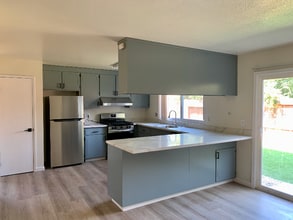 Building Photo - 3007 Lillard Dr