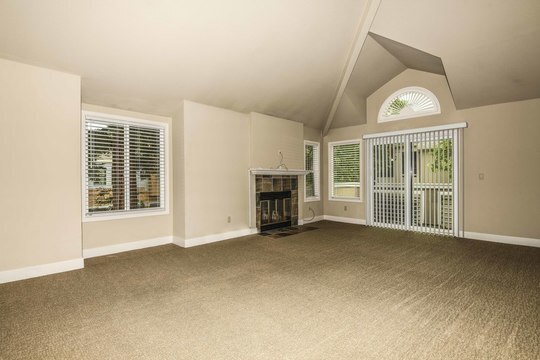 Building Photo - 403 Pine Ridge Dr