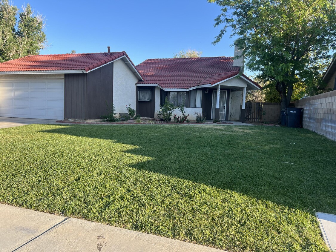 Primary Photo - 1508 E Ave J2