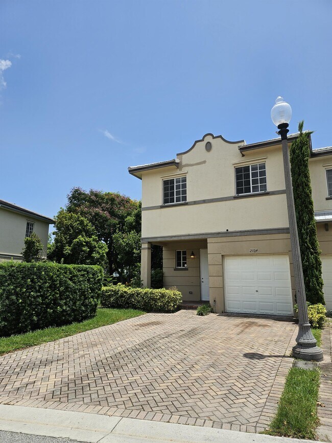 Photo - 2014 Marsh Harbor Dr Townhome