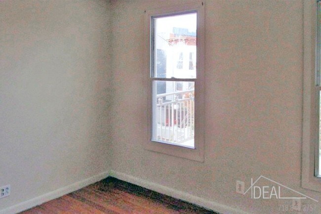 Building Photo - 820 Friel Pl