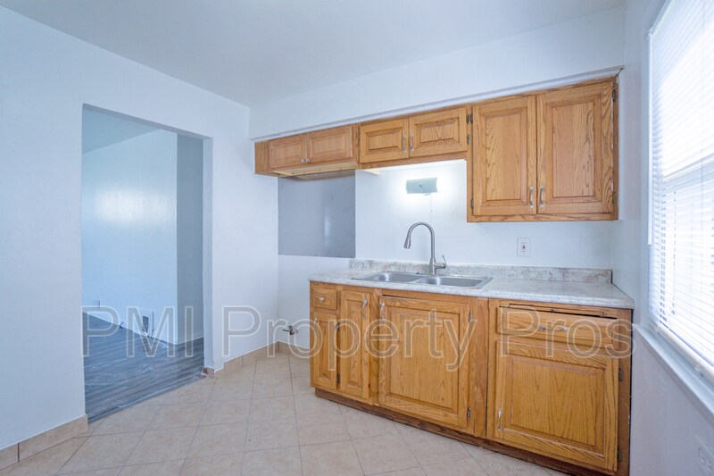 Primary Photo - 5656 N 61st St