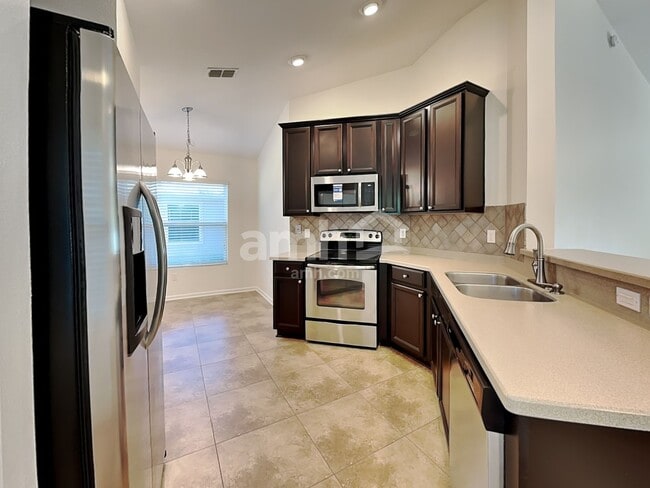 Building Photo - 360 Sunshine Dr