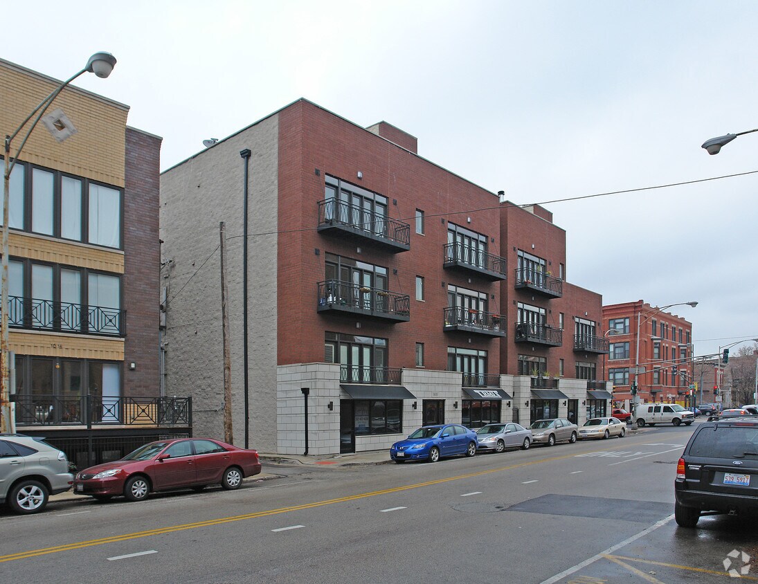 Primary Photo - 1602-1604 W Augusta Blvd