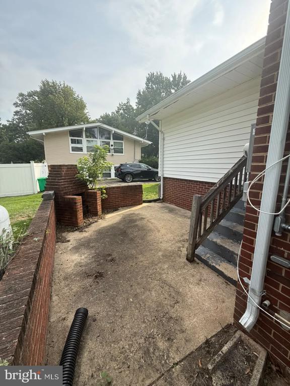 Building Photo - 8111 Fort Foote Rd