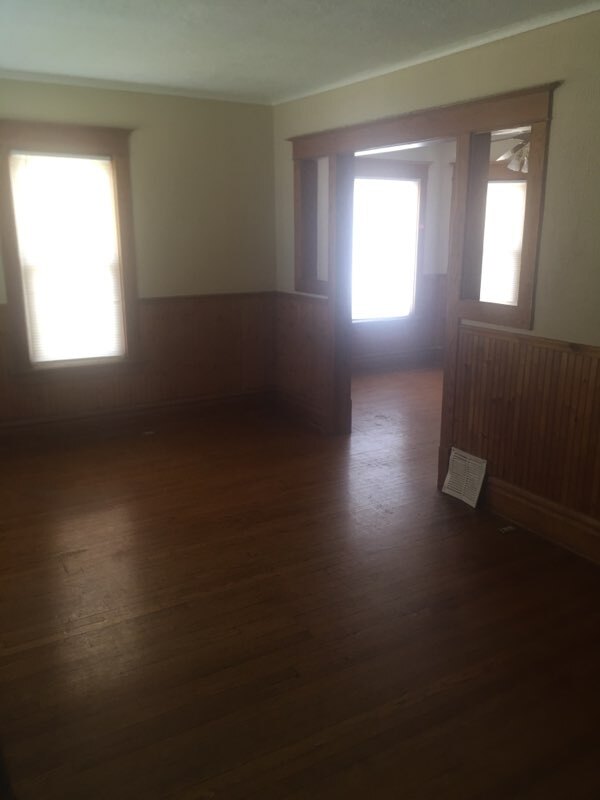 Foto del edificio - 1435 N Court St