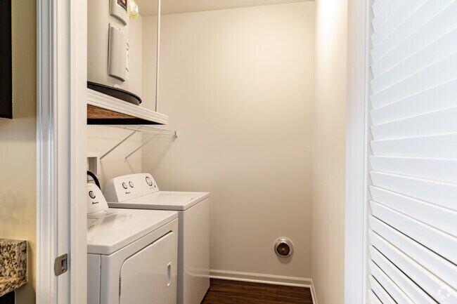 2BR, 2BA - Laundry - Tapestry Naperville