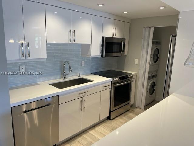 Foto del edificio - 240 Lakeview Dr