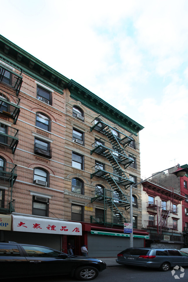 32 Mott ¡St - 32 Mott St