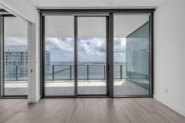 Foto del edificio - 480 NE 31st St