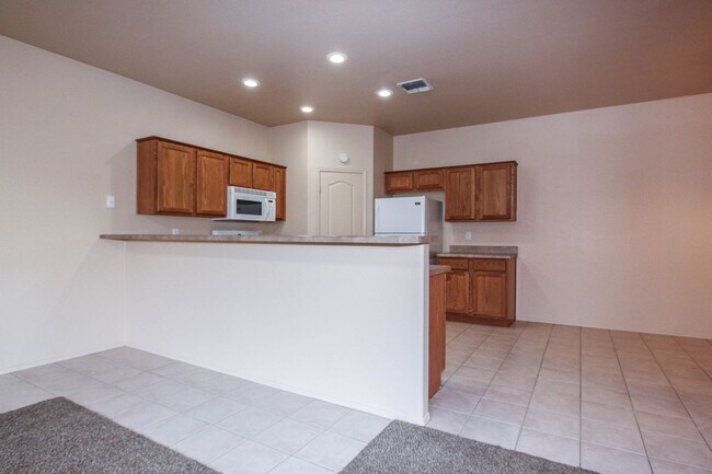 Foto del edificio - 4400 N Phillip Dr