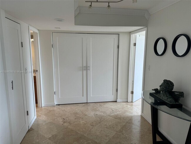 Foto del edificio - 2801 NE 183rd St