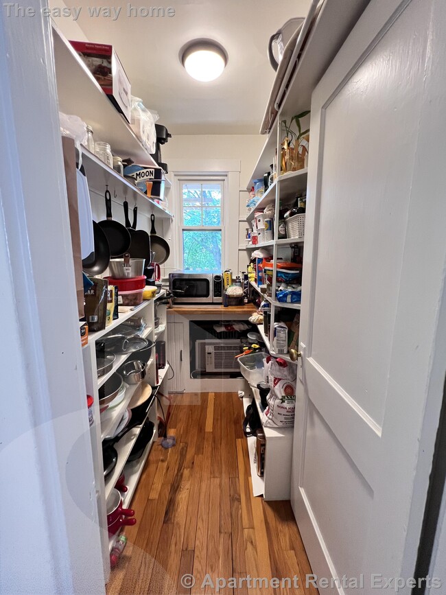 Building Photo - 3bed/1bath | Mins to Harvard, MIT, Tufts, ...
