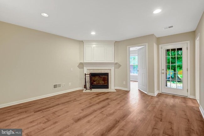 Building Photo - 43787 Tattinger Terrace
