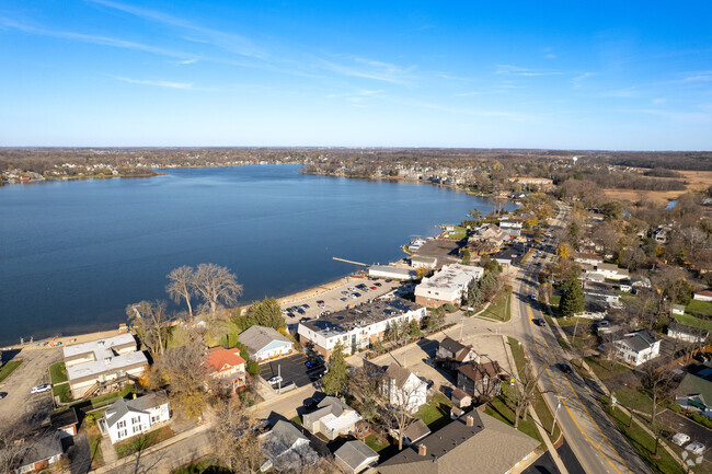 Aerial Photo - Lakeside Condominiums