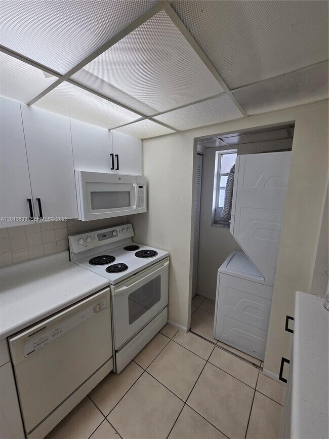 Foto del edificio - 8051 S Colony Cir