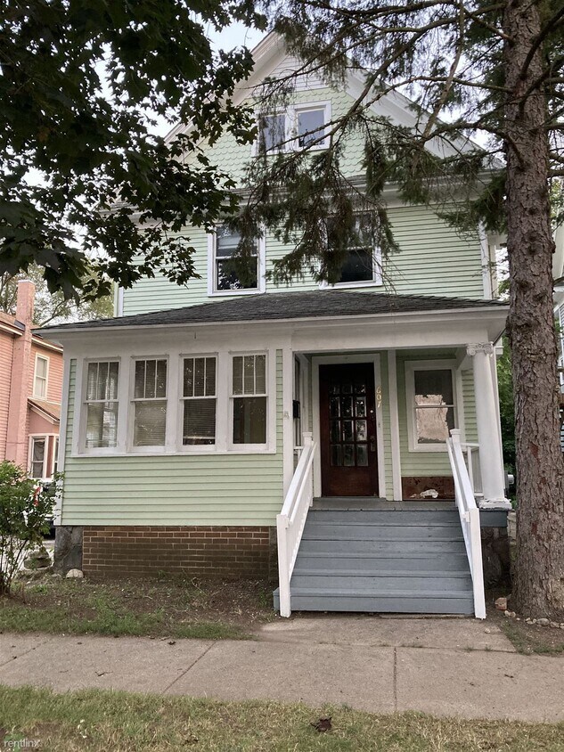 Primary Photo - 4 br, 2 bath House - 607 W Vine St 607 W. ...